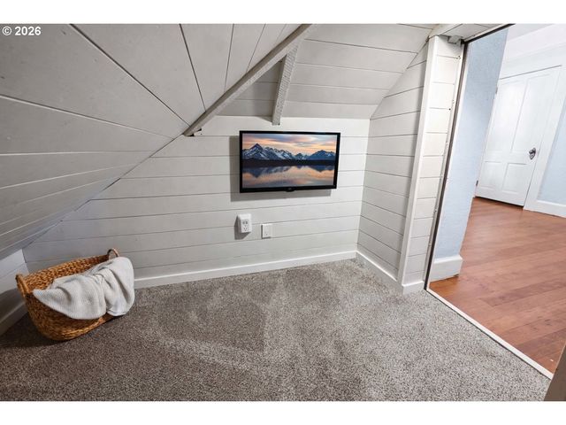 590 17TH St, Astoria, OR 97103