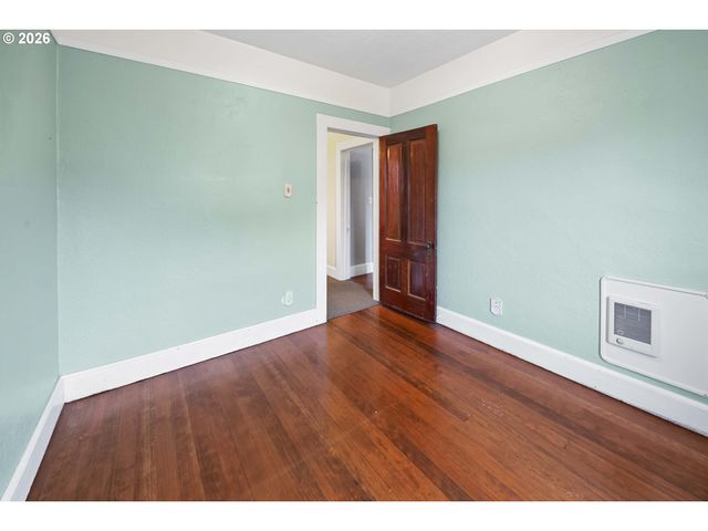 590 17TH St, Astoria, OR 97103