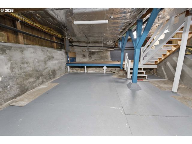 590 17TH St, Astoria, OR 97103