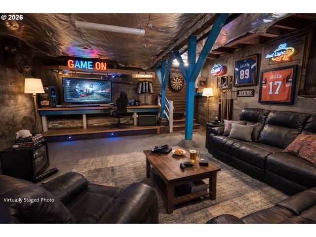 590 17TH St, Astoria, OR 97103