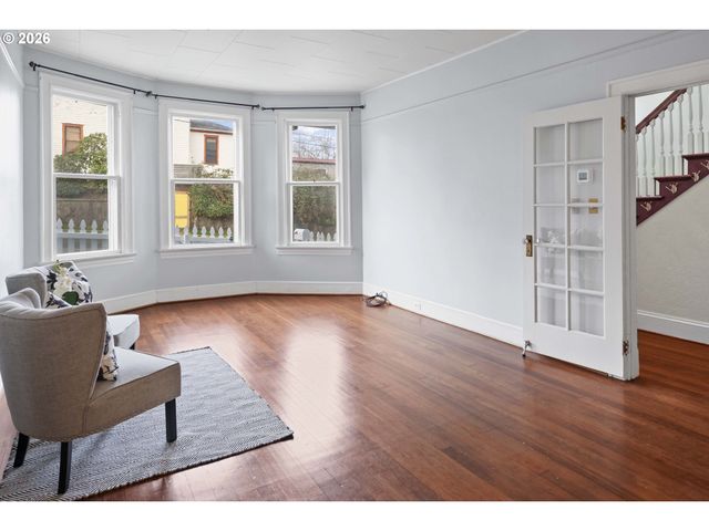 590 17TH St, Astoria, OR 97103