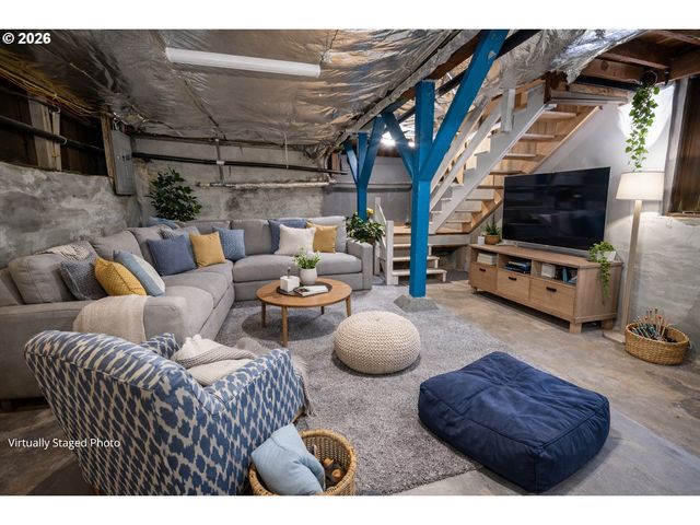 590 17TH St, Astoria, OR 97103