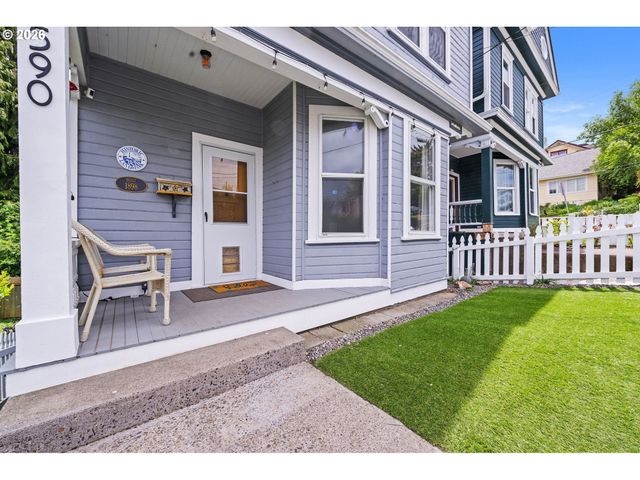 590 17TH St, Astoria, OR 97103