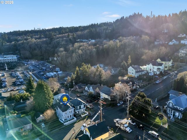 590 17TH St, Astoria, OR 97103