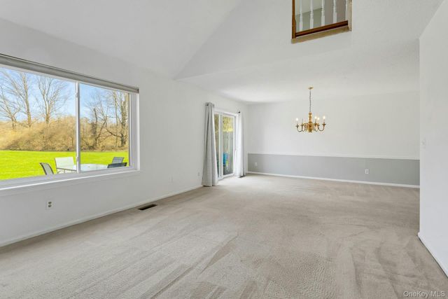11 Cushing Green S, Pawling, NY 12564