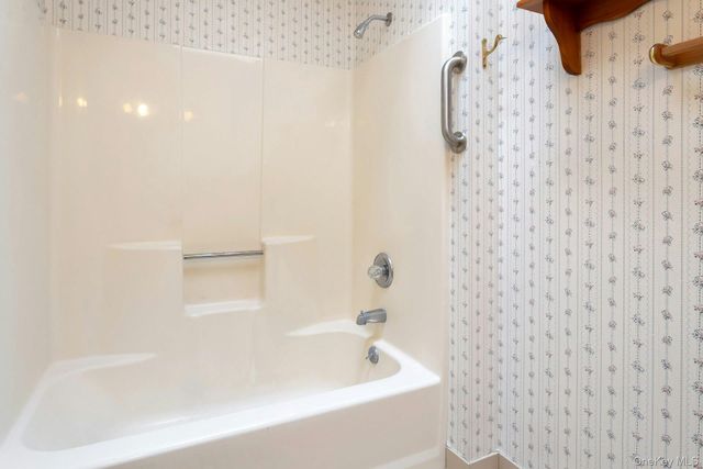 11 Cushing Green S, Pawling, NY 12564