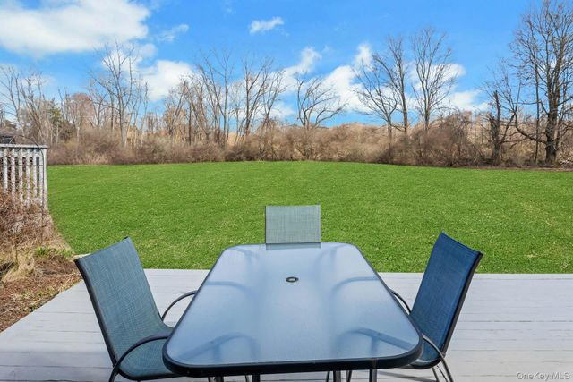 11 Cushing Green S, Pawling, NY 12564