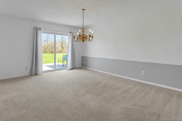 11 Cushing Green S, Pawling, NY 12564