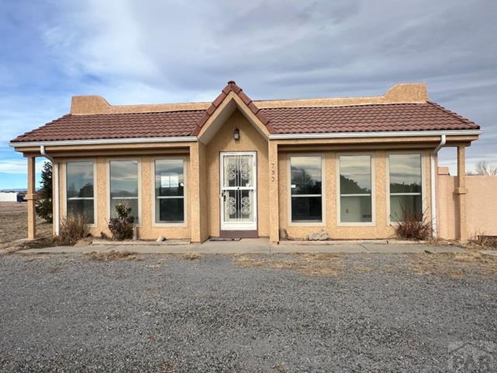 793 W McCulloch Blvd N, Pueblo West, CO 81007