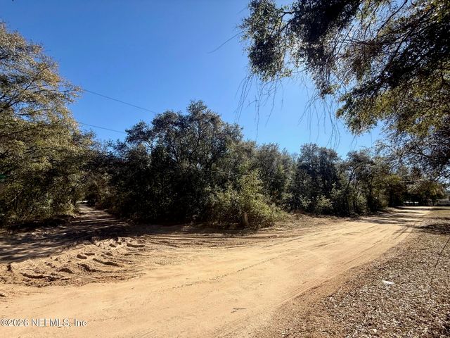 143 OAK Circle, Interlachen, FL 32148