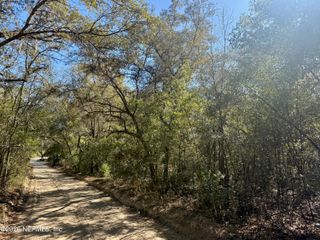 143 OAK Circle, Interlachen, FL 32148