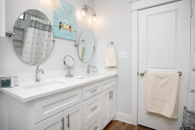 15807 Avery Ln, Lindale, TX 75771