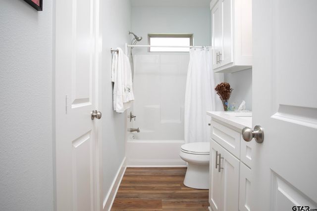 15807 Avery Ln, Lindale, TX 75771