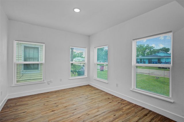 1203 W 6th Street, Freeport, TX 77541