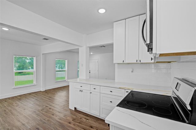 1203 W 6th Street, Freeport, TX 77541