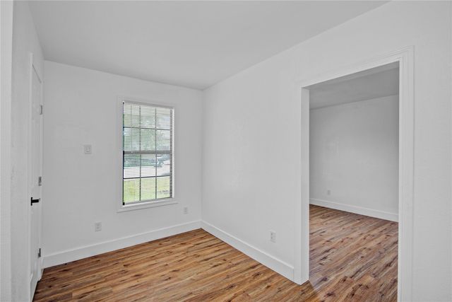 1203 W 6th Street, Freeport, TX 77541