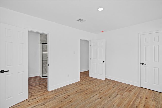 1203 W 6th Street, Freeport, TX 77541
