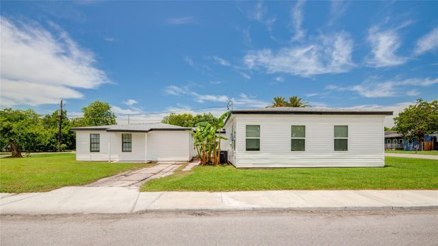1203 W 6th Street, Freeport, TX 77541