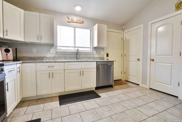 411 S Gevers, San Antonio, TX 78203