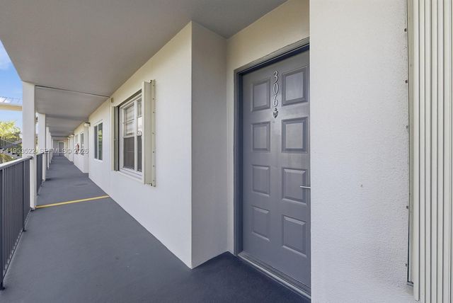 1300 SW 125th Ave 306K, Pembroke Pines, FL 33027