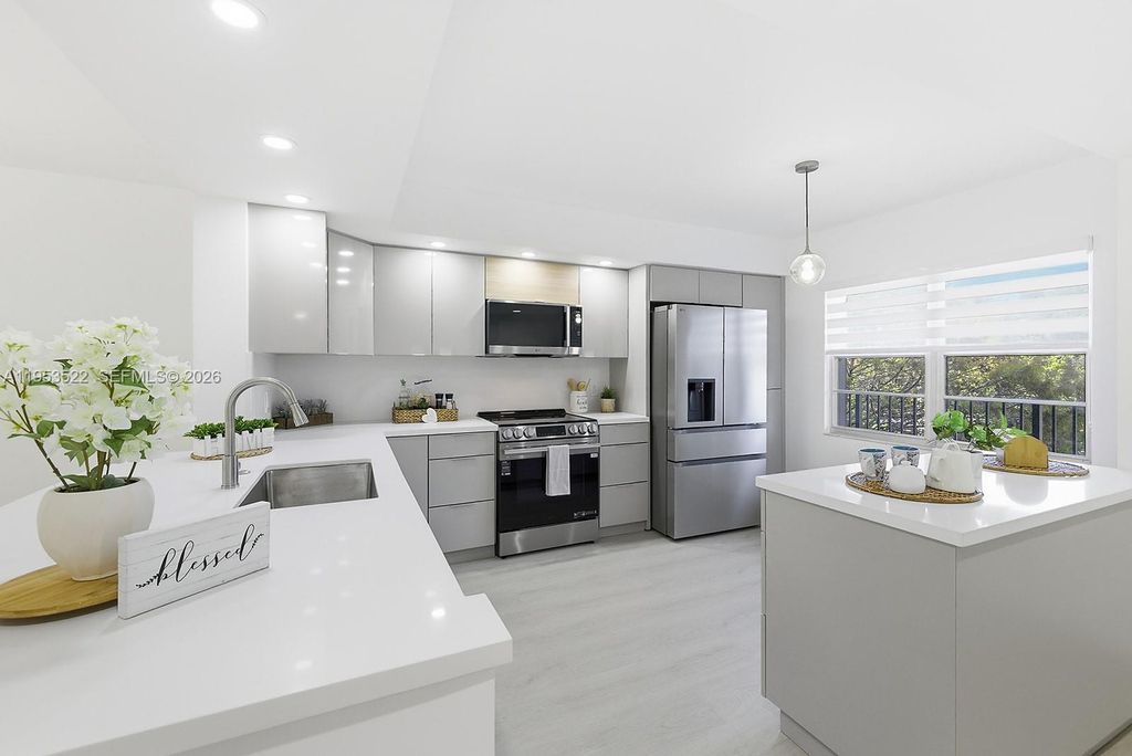 1300 SW 125th Ave 306K, Pembroke Pines, FL 33027