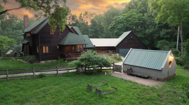 3705 Grand River Drive NE, Grand Rapids, MI 49525