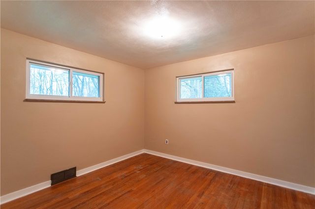 194 Woodridge Dr, Brighton Twp, PA 15009