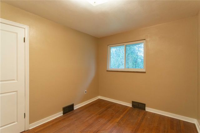 194 Woodridge Dr, Brighton Twp, PA 15009