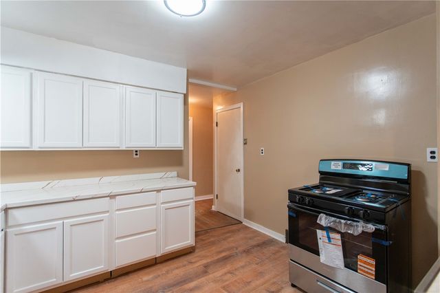 194 Woodridge Dr, Brighton Twp, PA 15009