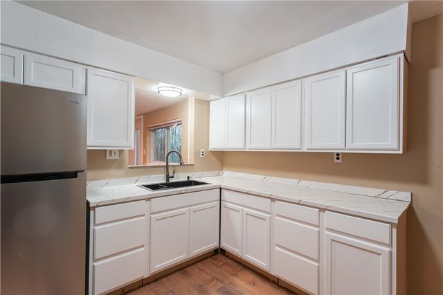 194 Woodridge Dr, Brighton Twp, PA 15009