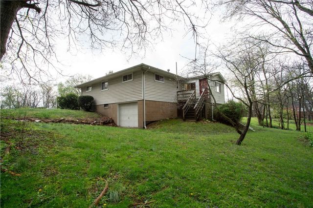 194 Woodridge Dr, Brighton Twp, PA 15009