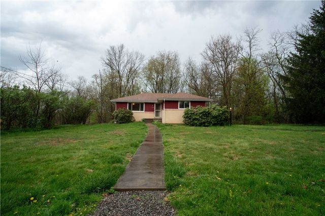 194 Woodridge Dr, Brighton Twp, PA 15009