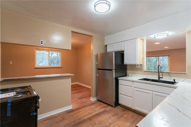 194 Woodridge Dr, Brighton Twp, PA 15009