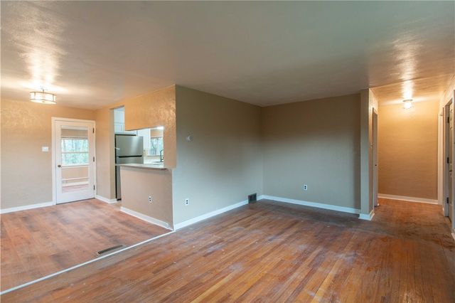 194 Woodridge Dr, Brighton Twp, PA 15009