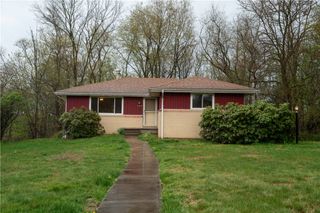 194 Woodridge Dr, Brighton Twp, PA 15009