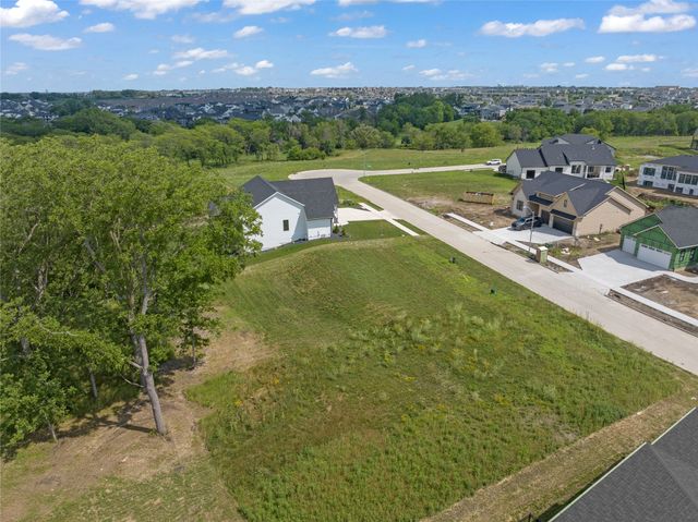 18193 Hidden Knoll, Clive, IA 50325