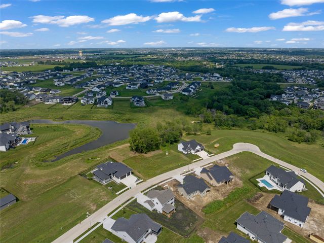 18193 Hidden Knoll, Clive, IA 50325