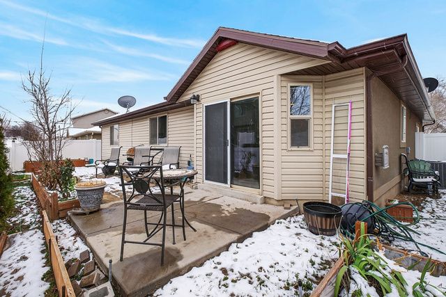 766 N STONNE LN, Kaysville, UT 84037