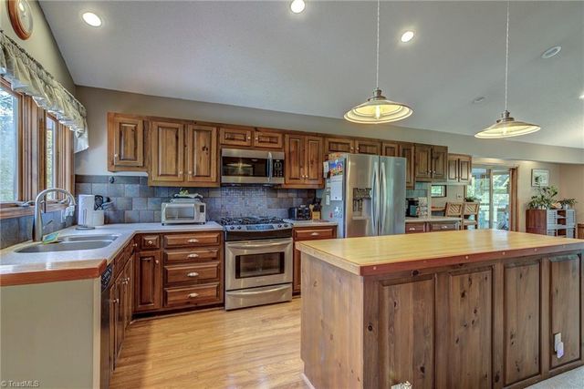 249 Red Bird Lane, Roaring Gap, NC 28627