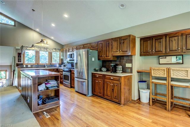 249 Red Bird Lane, Roaring Gap, NC 28627