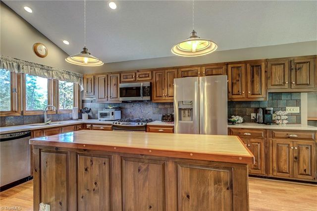 249 Red Bird Lane, Roaring Gap, NC 28627