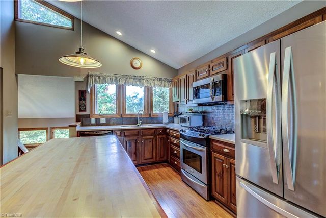 249 Red Bird Lane, Roaring Gap, NC 28627