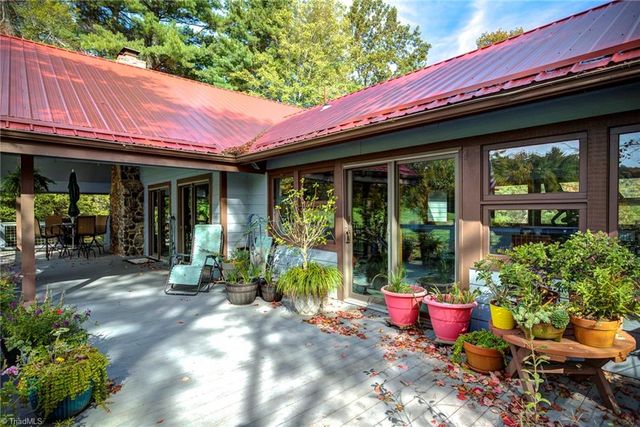 249 Red Bird Lane, Roaring Gap, NC 28627