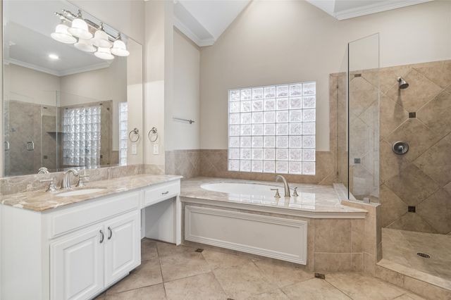 5944 Preston Gate Court, Dallas, TX 75230