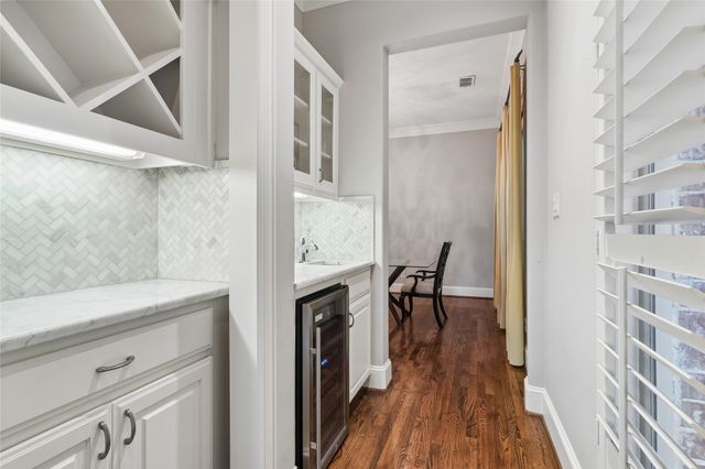 5944 Preston Gate Court, Dallas, TX 75230