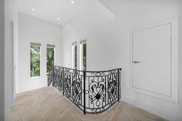 419 E Coconut Palm Road, Boca Raton, FL 33432