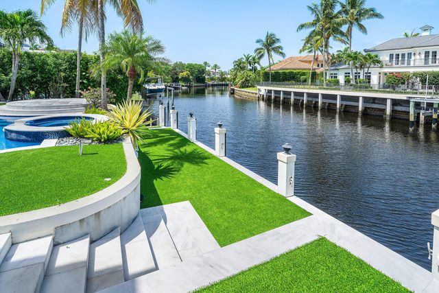 419 E Coconut Palm Road, Boca Raton, FL 33432