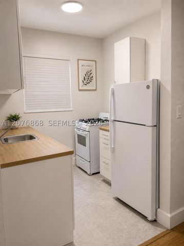 7510 Byron Ave 1, Miami Beach, FL 33141