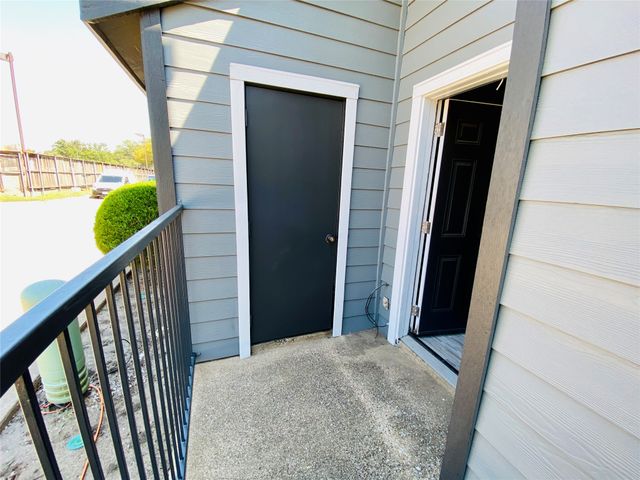9696 Walnut Street 405, Dallas, TX 75243