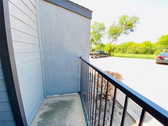9696 Walnut Street 405, Dallas, TX 75243